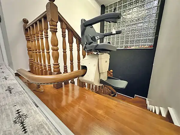 Devas koltuk tipi merdiven asansörü: İç mekânda konforlu ve güvenli kat geçişi sağlayan ergonomik çözüm