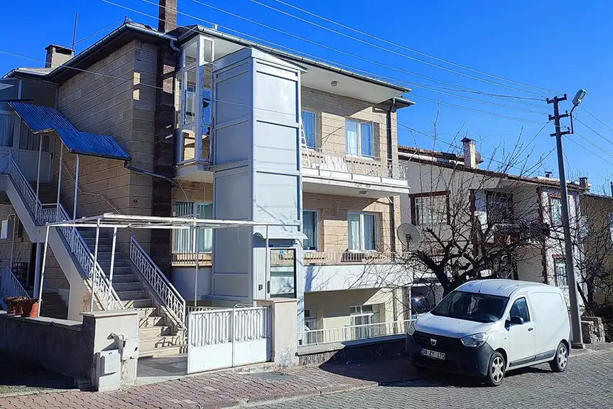 Yaşlılar İçin Dış Mekan Asansör